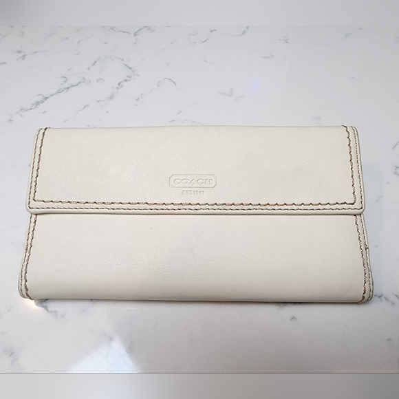 COACH Soft White/Toffee Leather Bi-fold Turnlock Wallet EUC - Picture 2 of 16